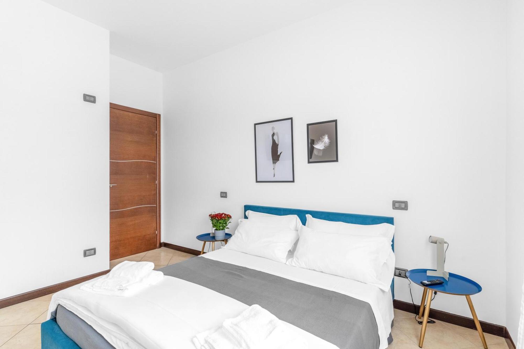 -Free Pool And Parking- Garda House Apartments 카스텔누보델가다 외부 사진