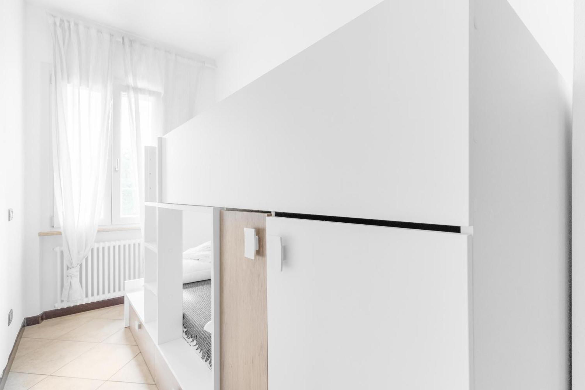 -Free Pool And Parking- Garda House Apartments 카스텔누보델가다 외부 사진