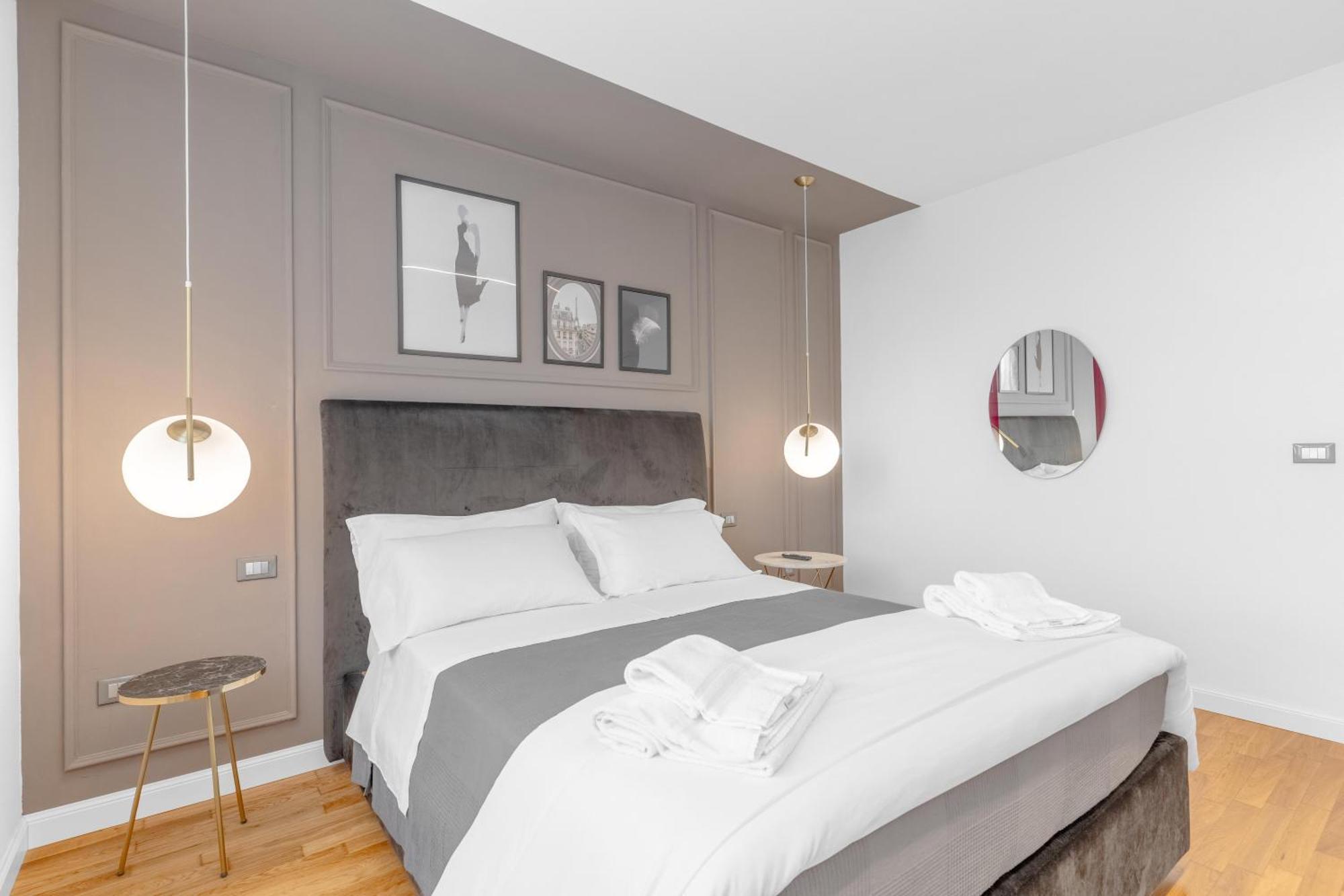 -Free Pool And Parking- Garda House Apartments 카스텔누보델가다 외부 사진