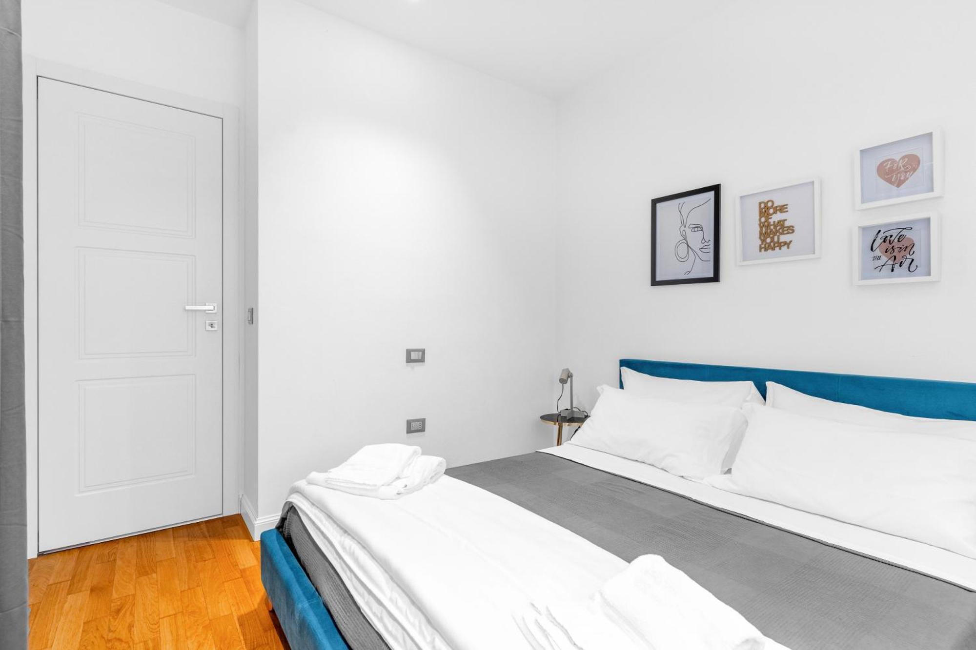 -Free Pool And Parking- Garda House Apartments 카스텔누보델가다 외부 사진
