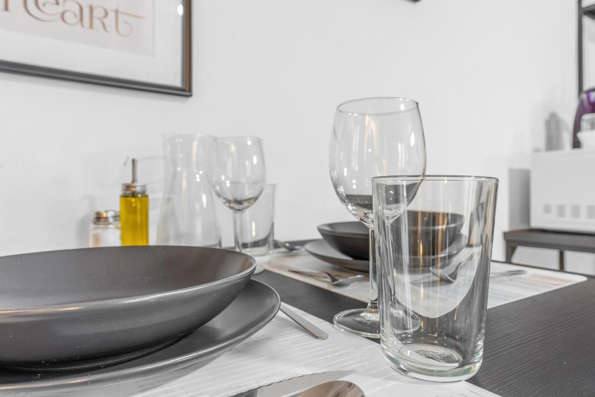 -Free Pool And Parking- Garda House Apartments 카스텔누보델가다 외부 사진